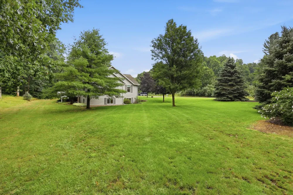 5075 Bonasa Drive NE Courtland Township, MI 49341