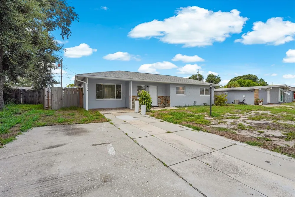 2003 PRINCETON AVENUE Bradenton, FL 34207