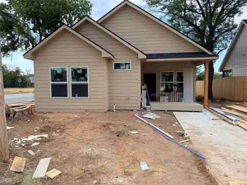 201 W Cherry Street