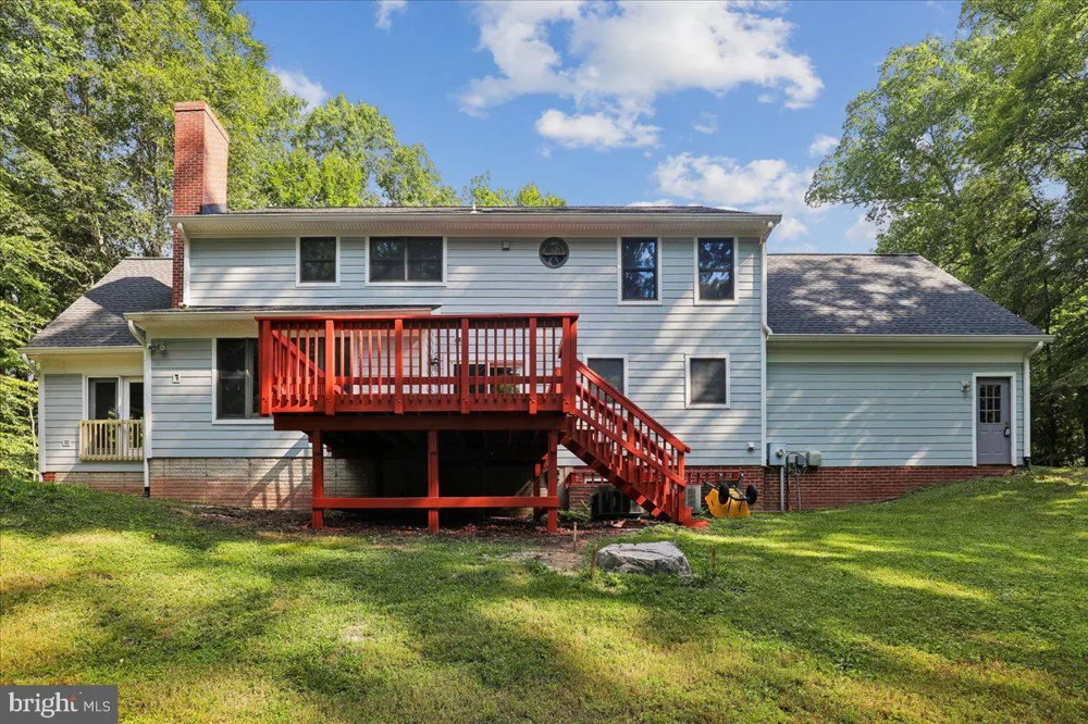 8253 HONEYSUCKLE ROAD Manassas, VA 20112