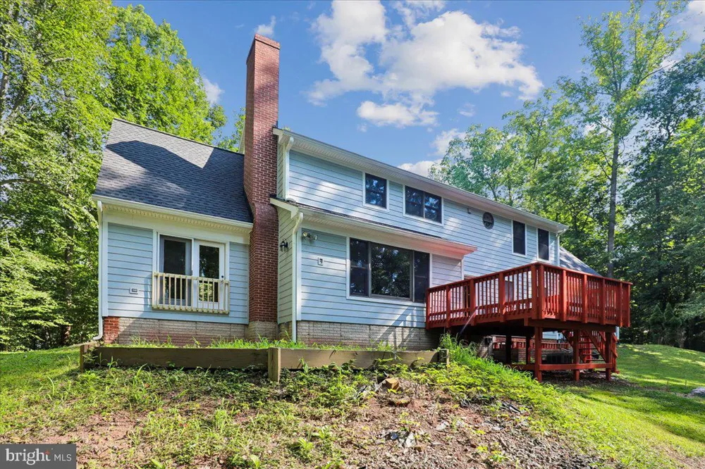 8253 HONEYSUCKLE ROAD Manassas, VA 20112