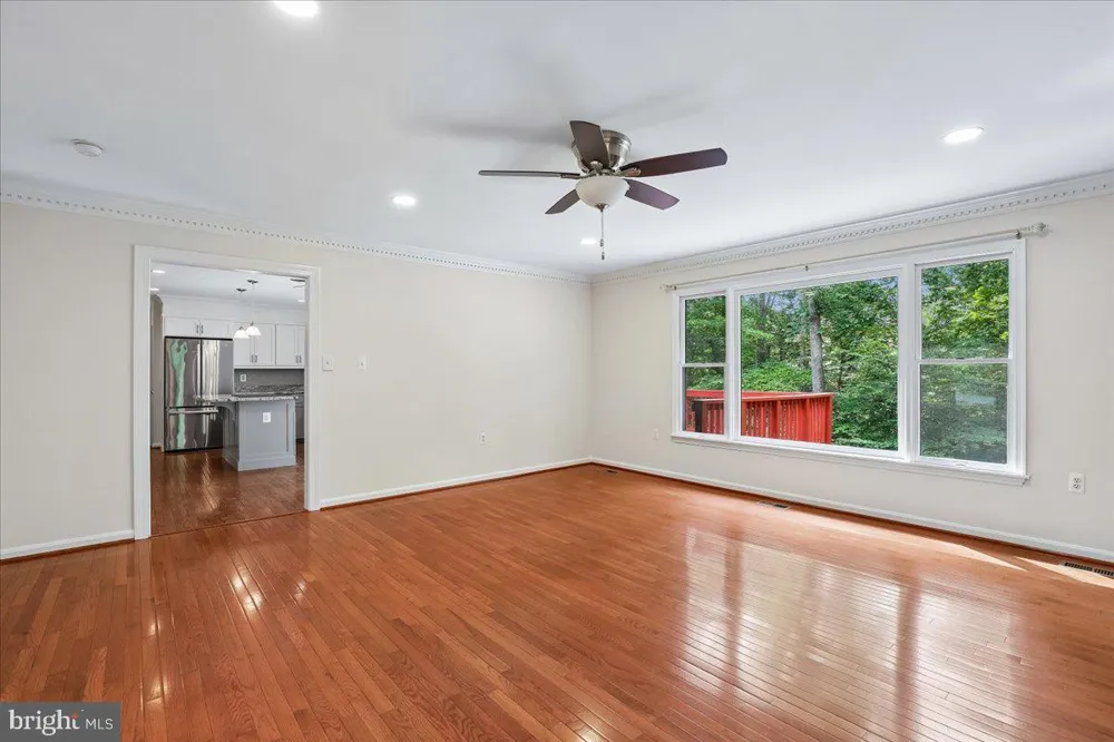 8253 HONEYSUCKLE ROAD Manassas, VA 20112