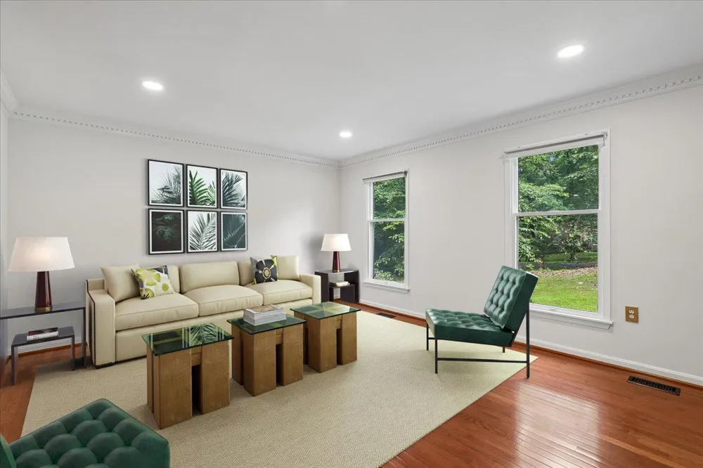 8253 HONEYSUCKLE ROAD Manassas, VA 20112