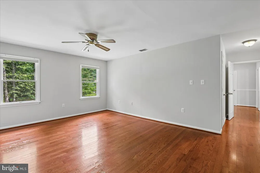 8253 HONEYSUCKLE ROAD Manassas, VA 20112