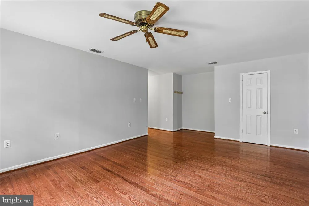 8253 HONEYSUCKLE ROAD Manassas, VA 20112