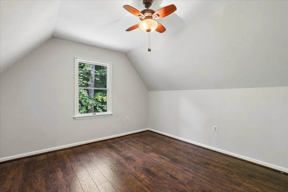 8253 HONEYSUCKLE ROAD Manassas, VA 20112
