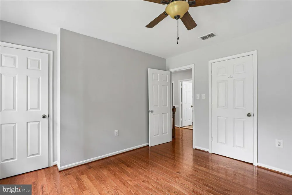 8253 HONEYSUCKLE ROAD Manassas, VA 20112