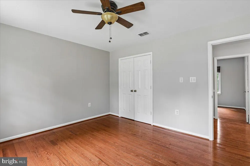 8253 HONEYSUCKLE ROAD Manassas, VA 20112