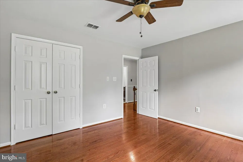 8253 HONEYSUCKLE ROAD Manassas, VA 20112
