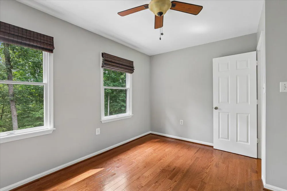 8253 HONEYSUCKLE ROAD Manassas, VA 20112