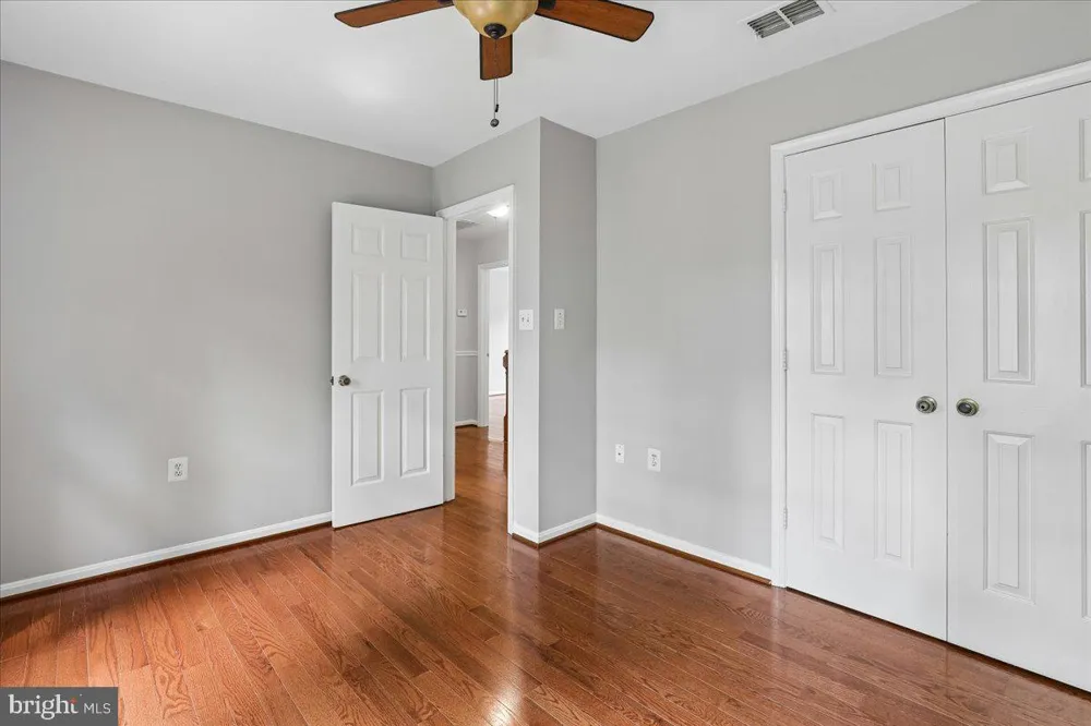 8253 HONEYSUCKLE ROAD Manassas, VA 20112