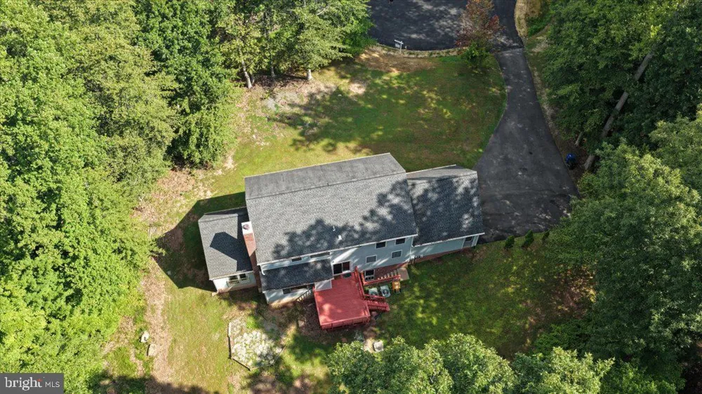 8253 HONEYSUCKLE ROAD Manassas, VA 20112