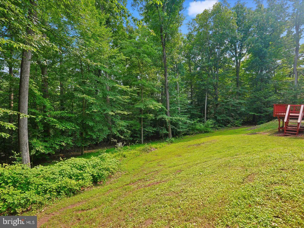 8253 HONEYSUCKLE ROAD Manassas, VA 20112