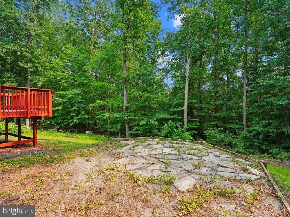 8253 HONEYSUCKLE ROAD Manassas, VA 20112