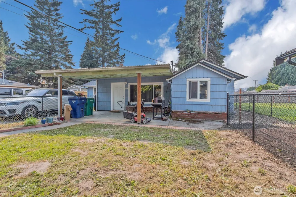 2107 D STREET SE Auburn, WA 98002