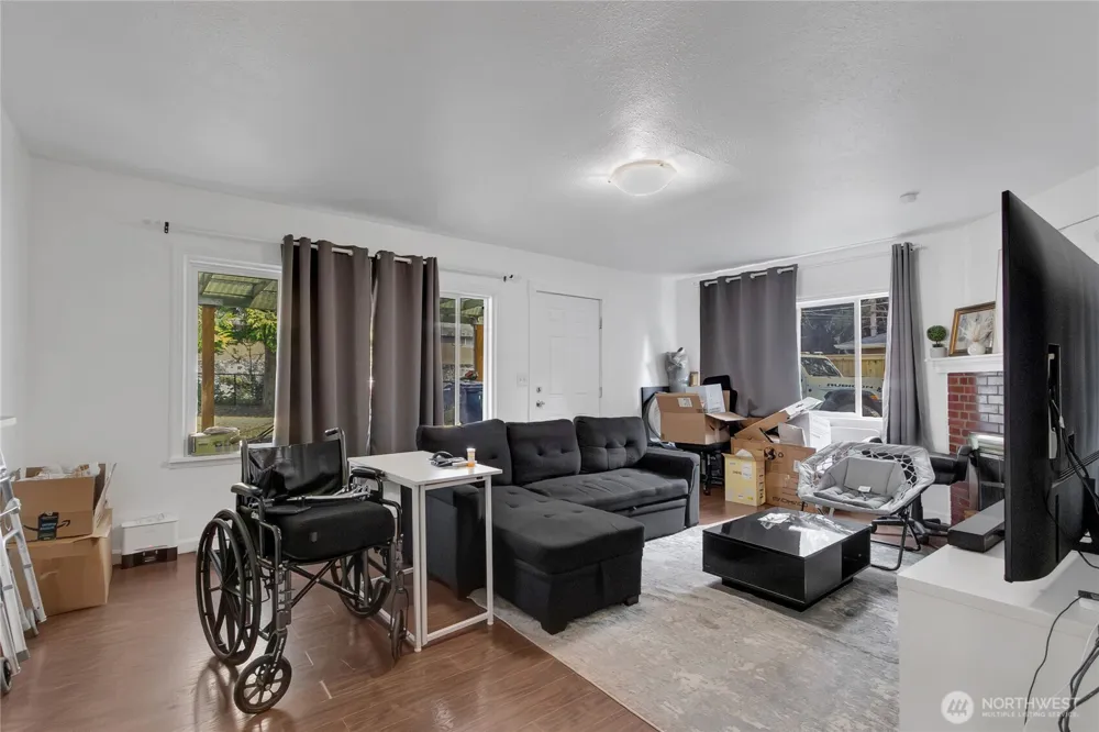 2107 D STREET SE Auburn, WA 98002