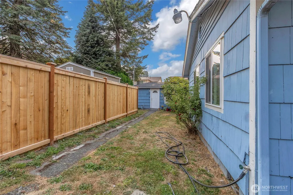 2107 D STREET SE Auburn, WA 98002
