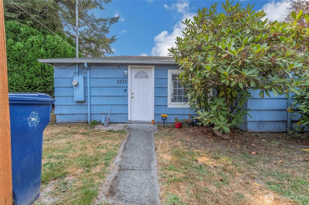2107 D STREET SE Auburn, WA 98002