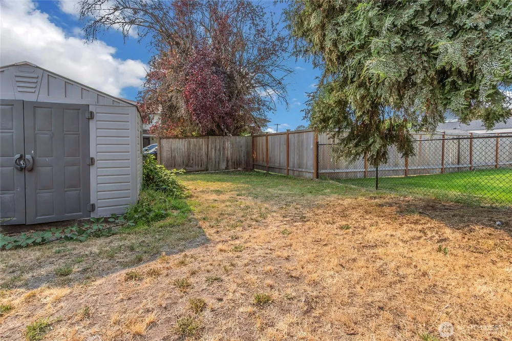 2107 D STREET SE Auburn, WA 98002
