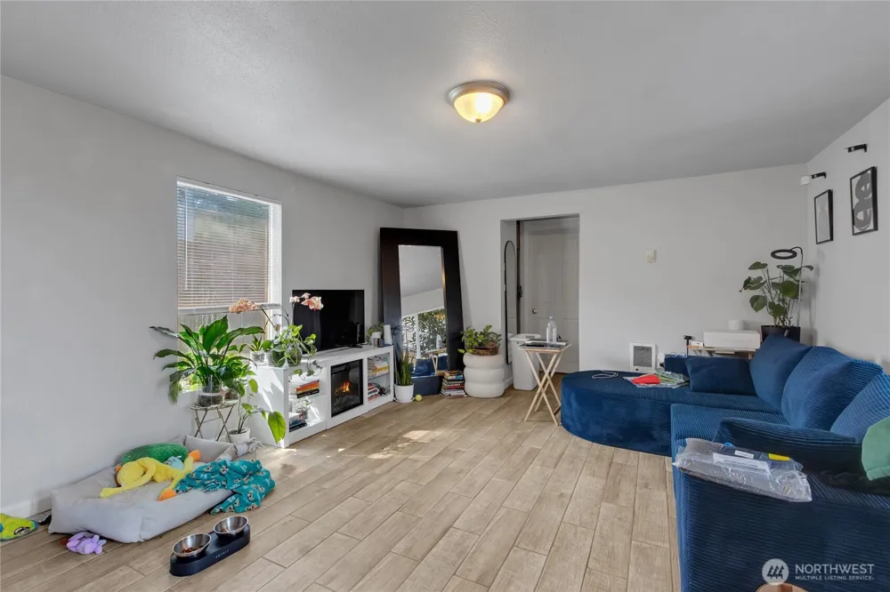 2107 D STREET SE Auburn, WA 98002