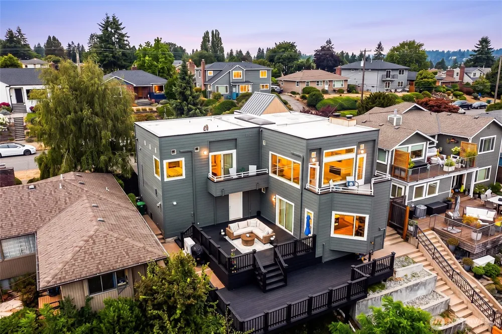 3406 37th Avenue W Seattle, WA 98199