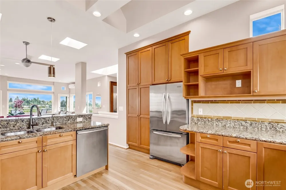 3406 37th Avenue W Seattle, WA 98199