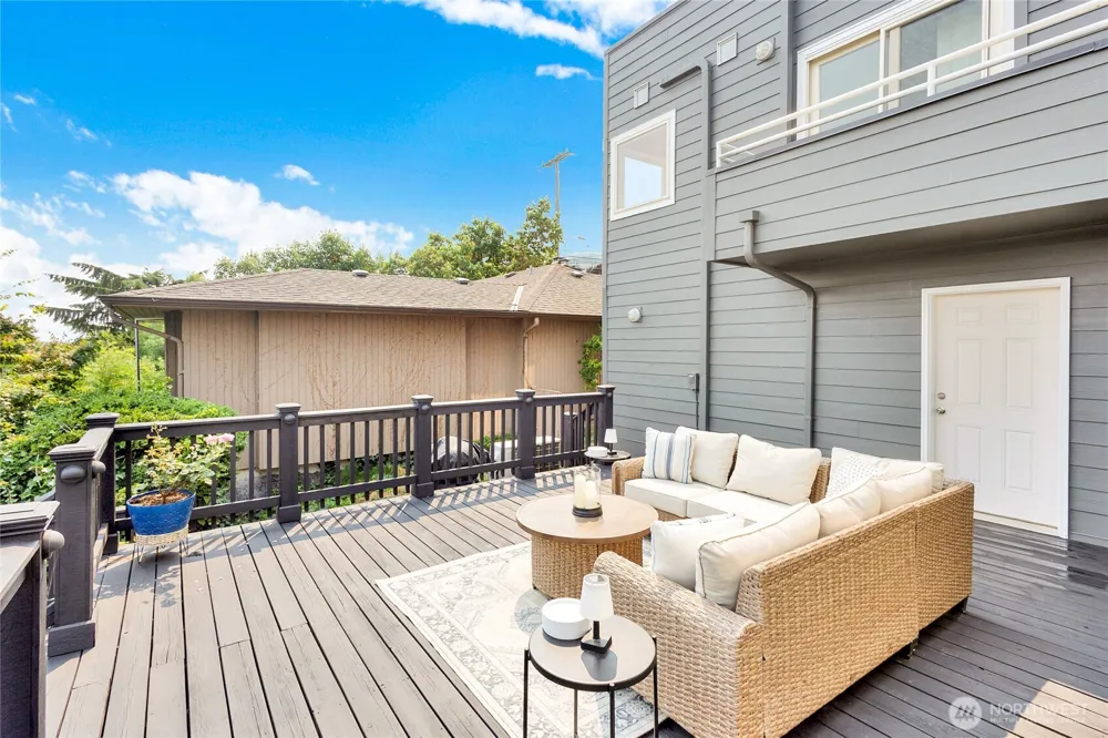 3406 37th Avenue W Seattle, WA 98199