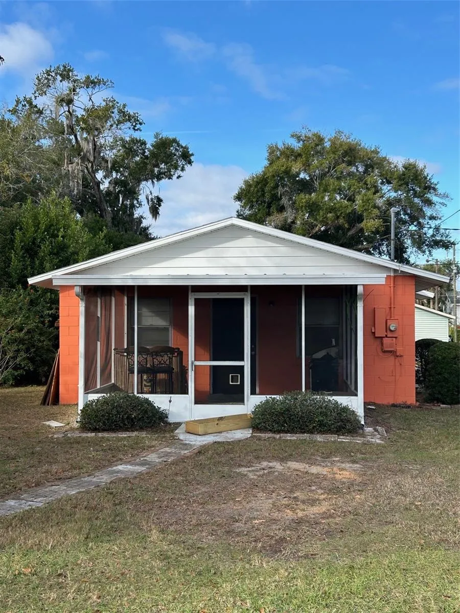 1122 VIRGINIA COURT Eustis, FL 32726