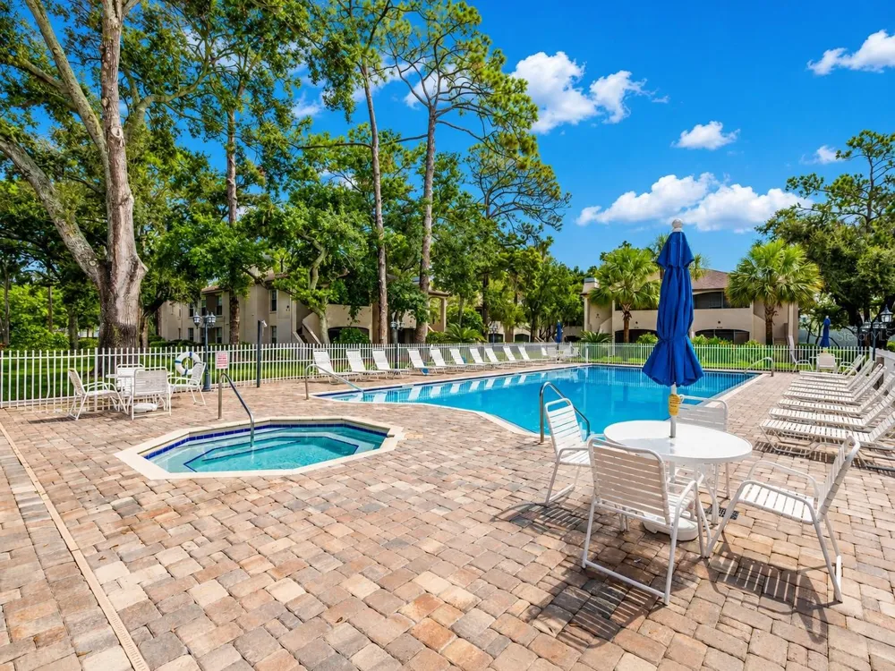2981 BONAVENTURE CIRCLE #202 Palm Harbor, FL 34684