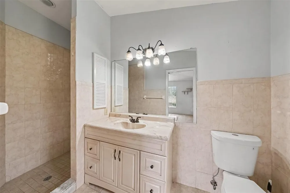 888 FRANKLIN CIRCLE Palm Harbor, FL 34683