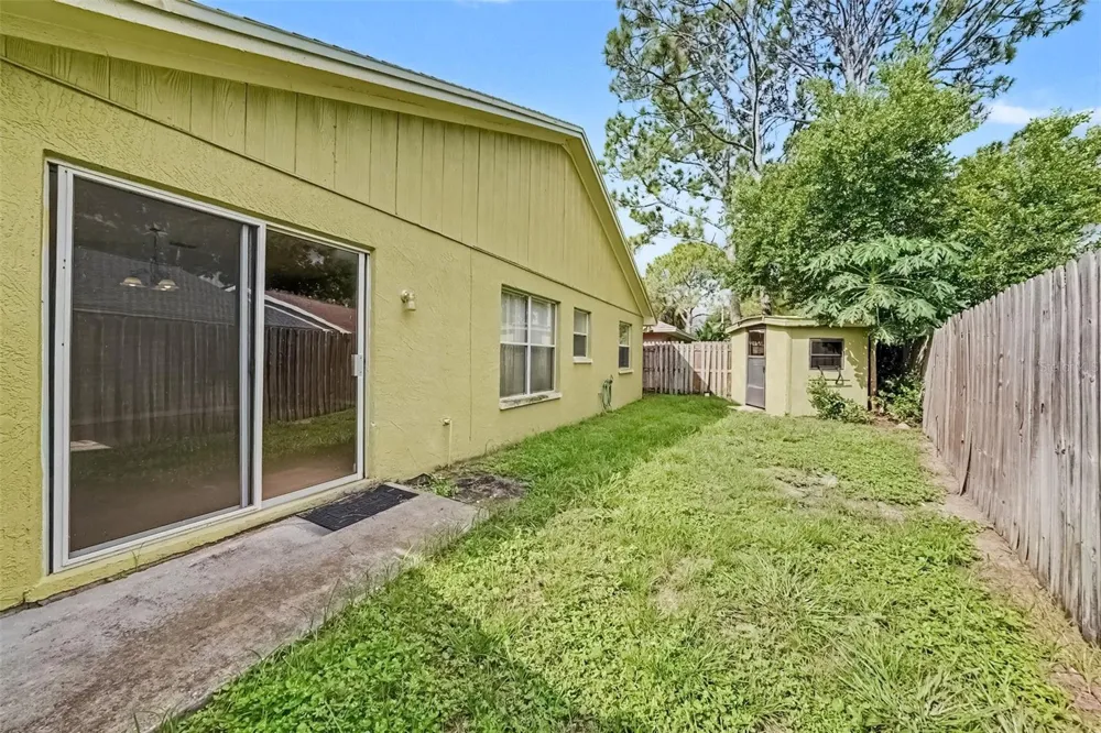 888 FRANKLIN CIRCLE Palm Harbor, FL 34683
