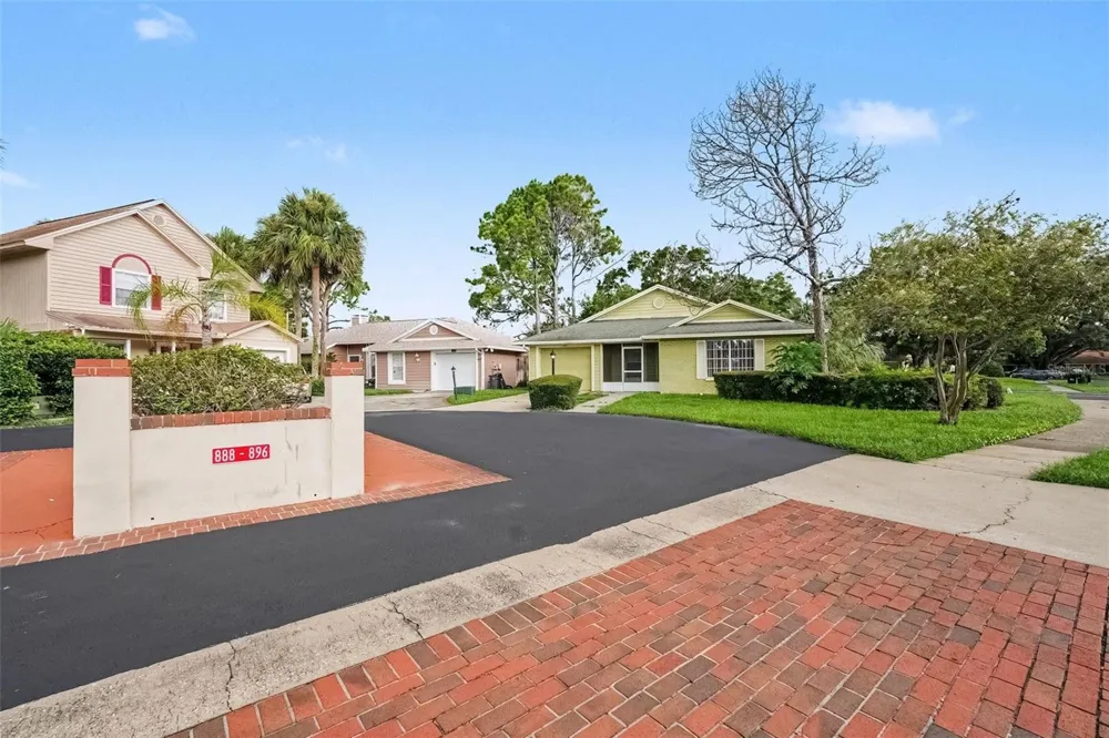 888 FRANKLIN CIRCLE Palm Harbor, FL 34683