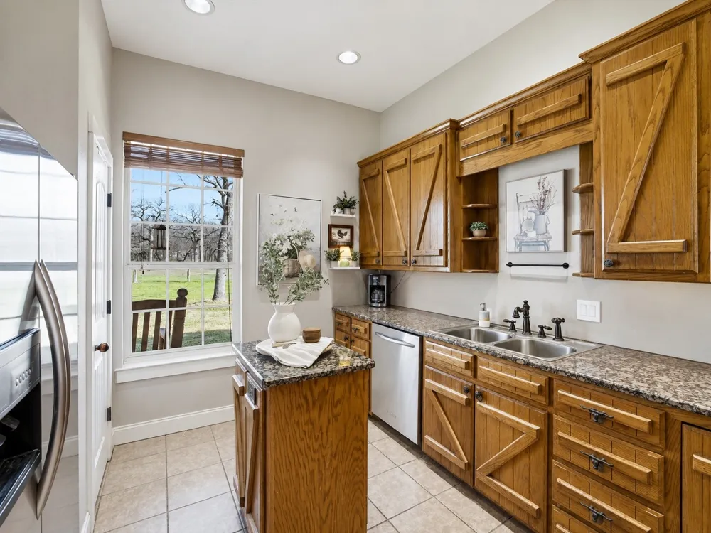 426 County Road 3435 Paradise, TX 76073