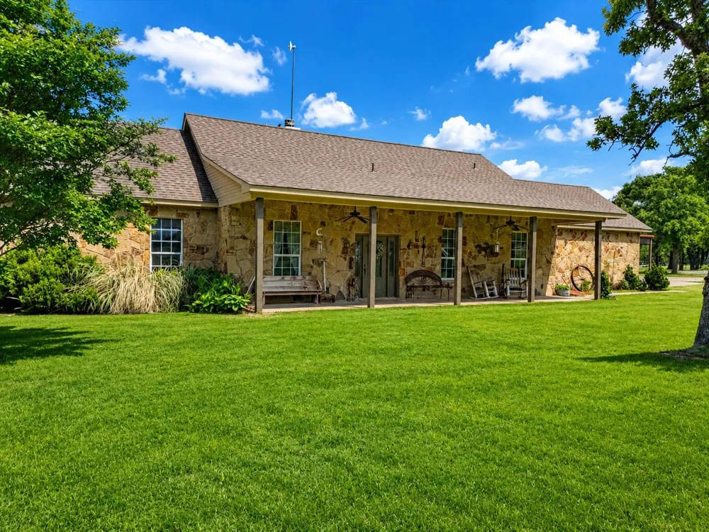 426 County Road 3435 Paradise, TX 76073