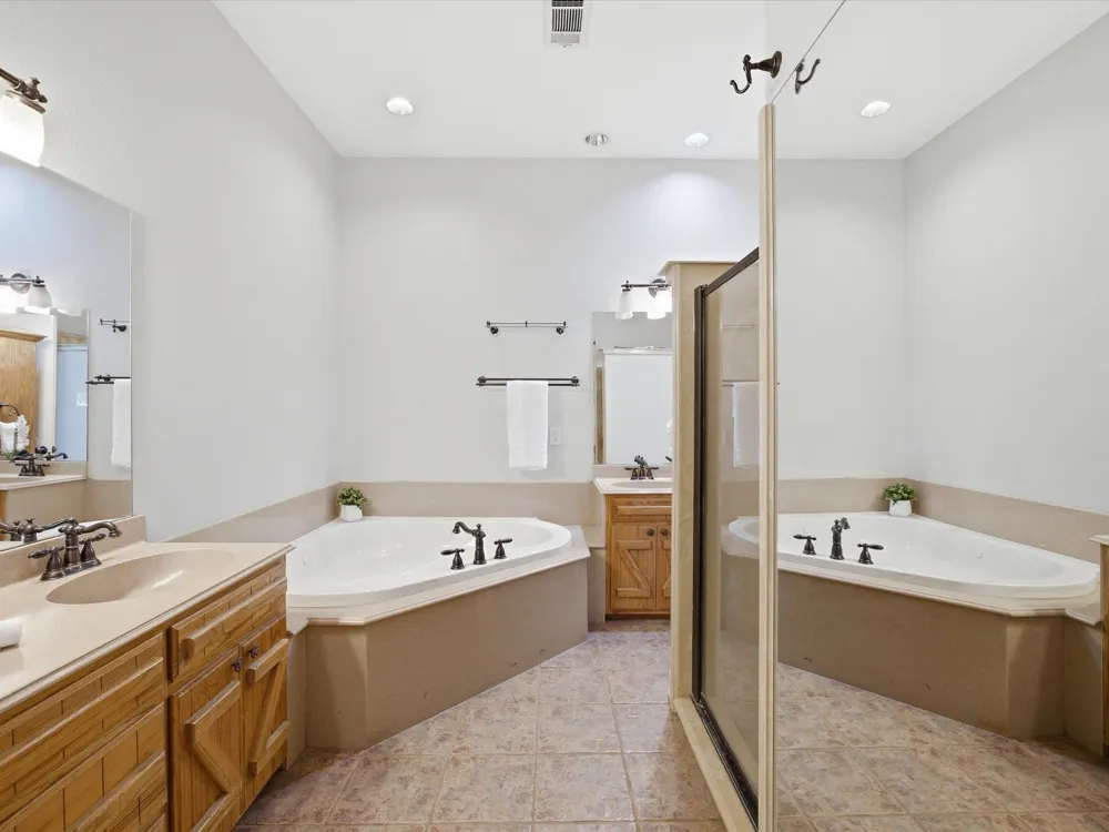 426 County Road 3435 Paradise, TX 76073