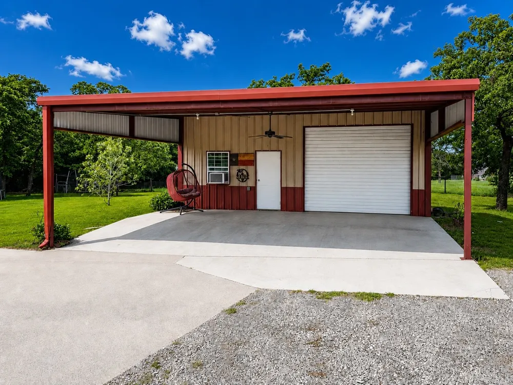 426 County Road 3435 Paradise, TX 76073