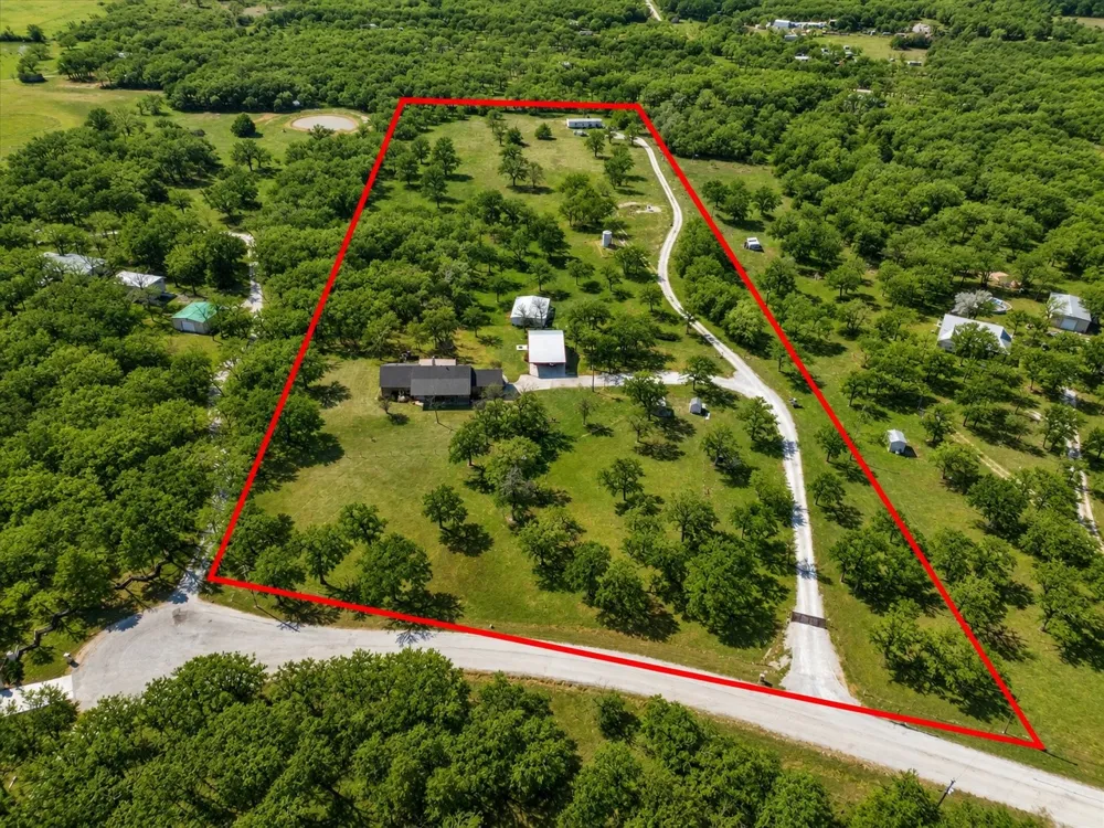 426 County Road 3435 Paradise, TX 76073