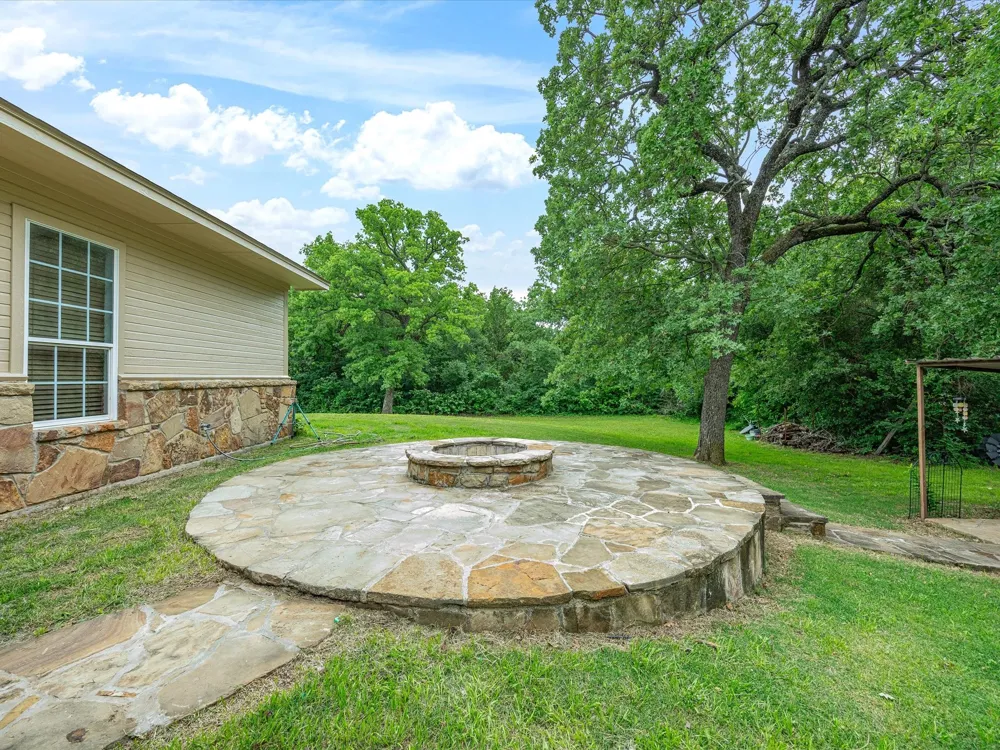 426 County Road 3435 Paradise, TX 76073
