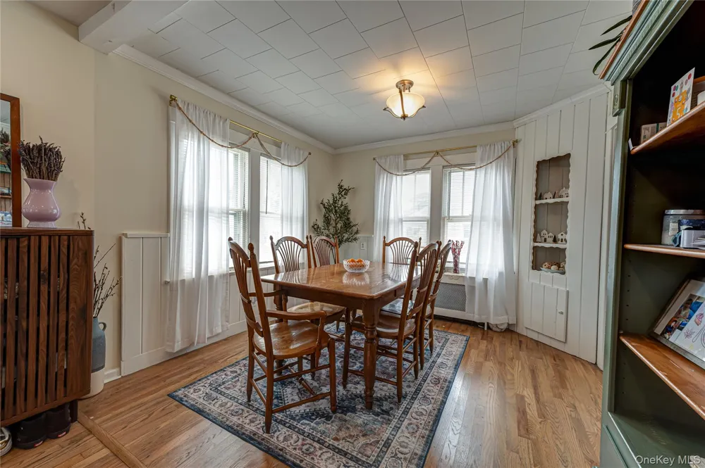 21 Bay 3rd Street Islip, NY 11751