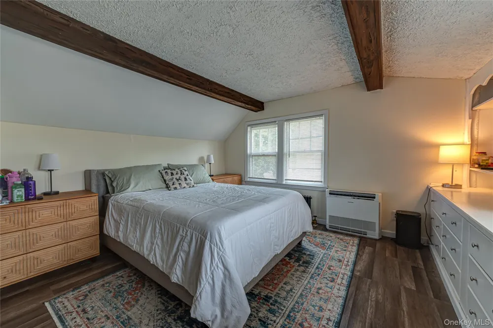 21 Bay 3rd Street Islip, NY 11751
