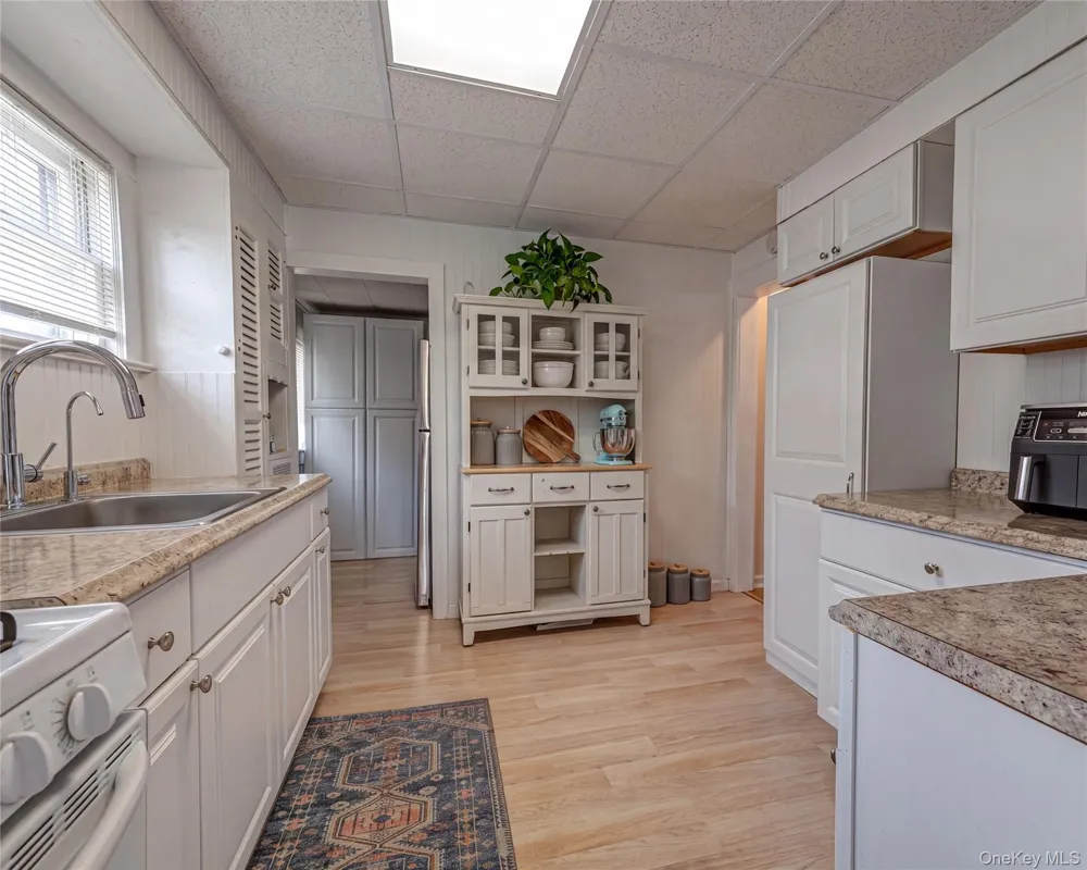 21 Bay 3rd Street Islip, NY 11751