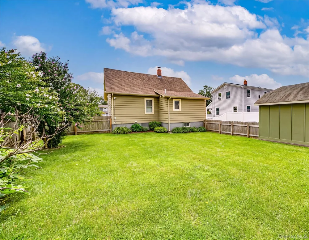 21 Bay 3rd Street Islip, NY 11751