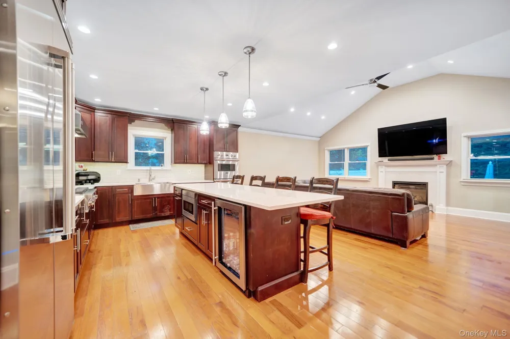 1125 Little Whaleneck Road Merrick, NY 11566