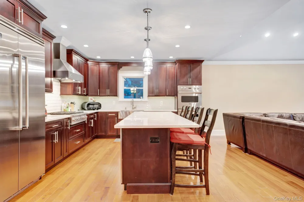 1125 Little Whaleneck Road Merrick, NY 11566