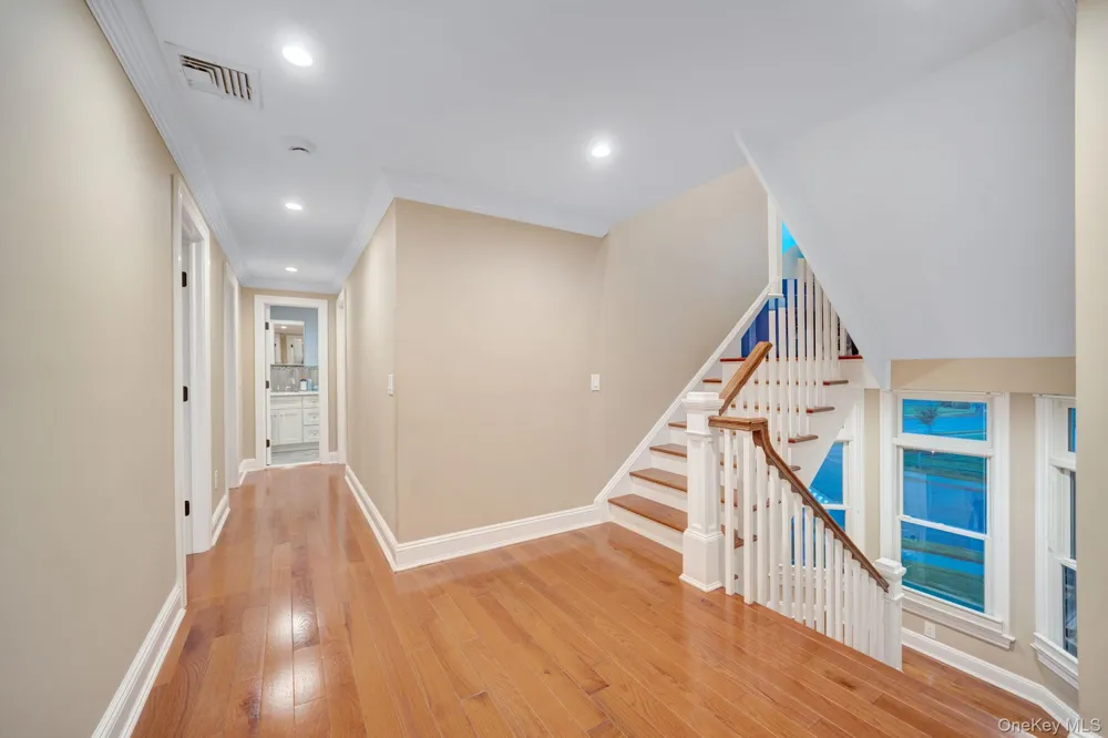 1125 Little Whaleneck Road Merrick, NY 11566