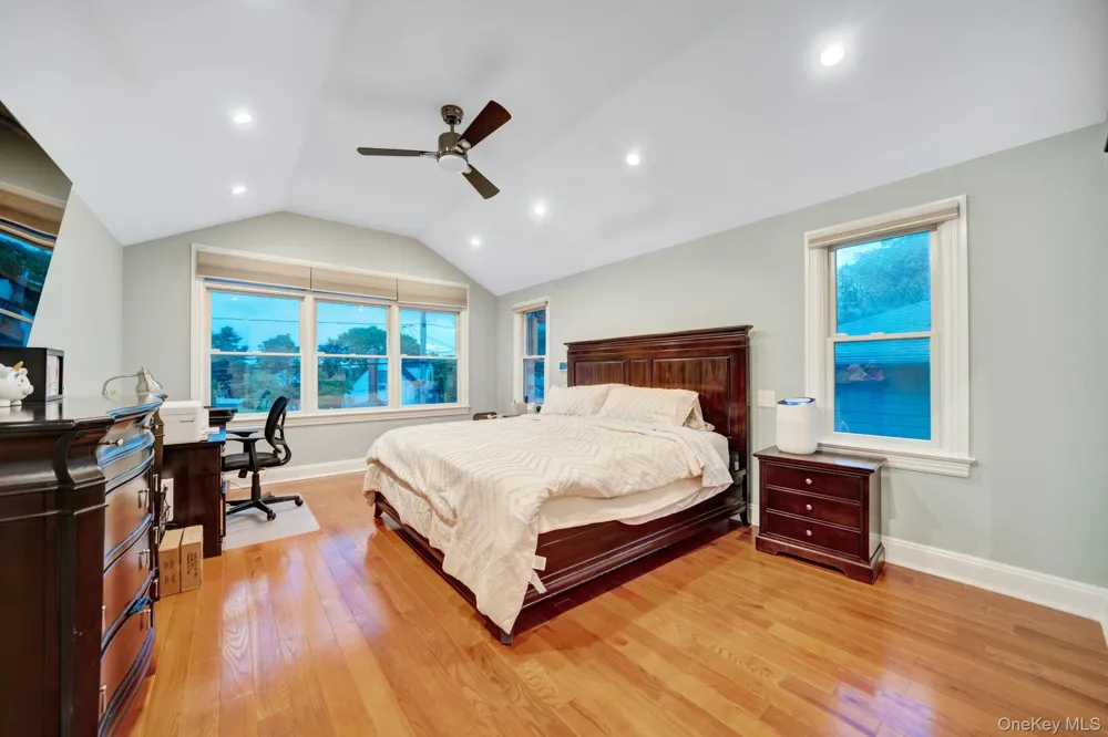 1125 Little Whaleneck Road Merrick, NY 11566