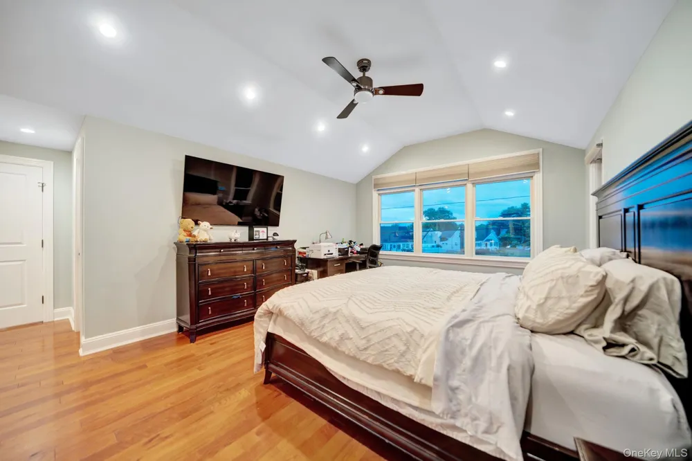 1125 Little Whaleneck Road Merrick, NY 11566