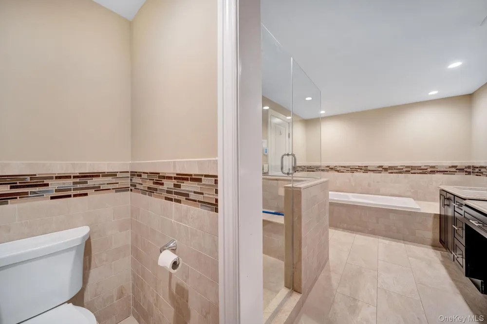 1125 Little Whaleneck Road Merrick, NY 11566