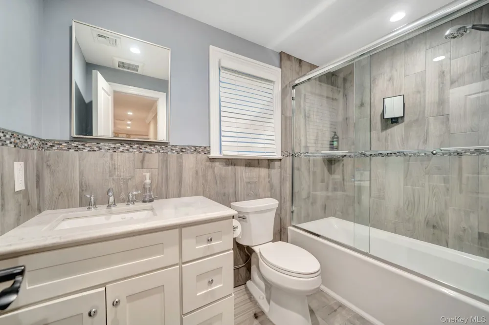 1125 Little Whaleneck Road Merrick, NY 11566