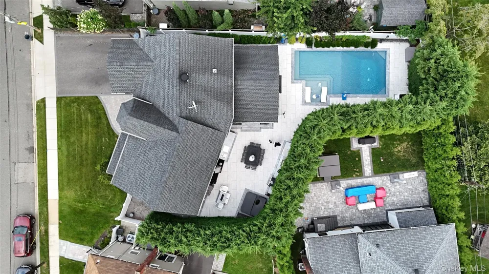 1125 Little Whaleneck Road Merrick, NY 11566